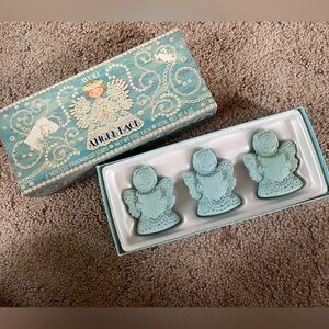 Vintage Avon Angelic Blue Soap Trio